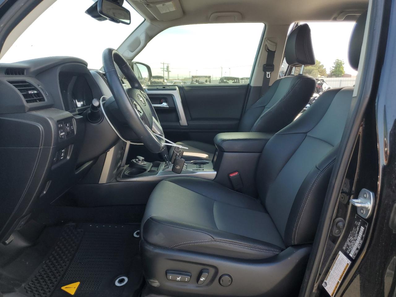 2020 Toyota 4Runner Sr5/Sr5 Premium VIN: JTEBU5JR0L5753005 Lot: 66686165