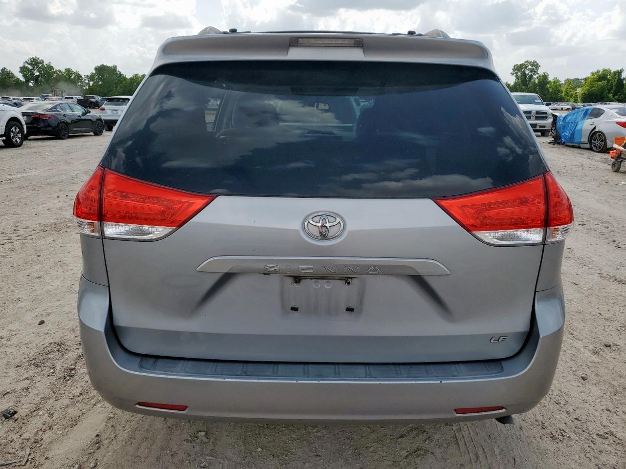 2012 Toyota Sienna Le VIN: 5TDKK3DCXCS237766 Lot: 64589825