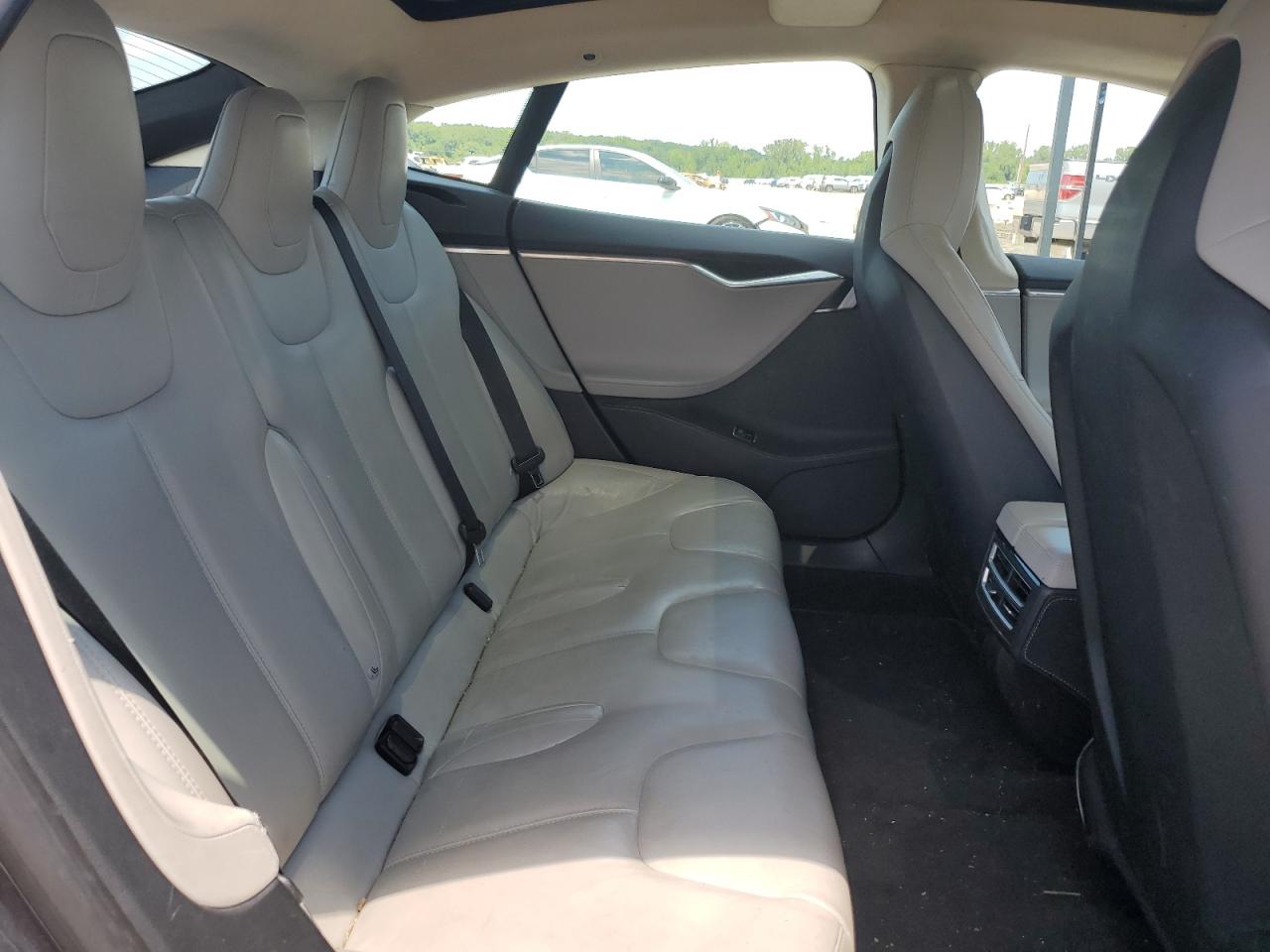 2015 Tesla Model S 70D VIN: 5YJSA1S29FF096800 Lot: 63155685