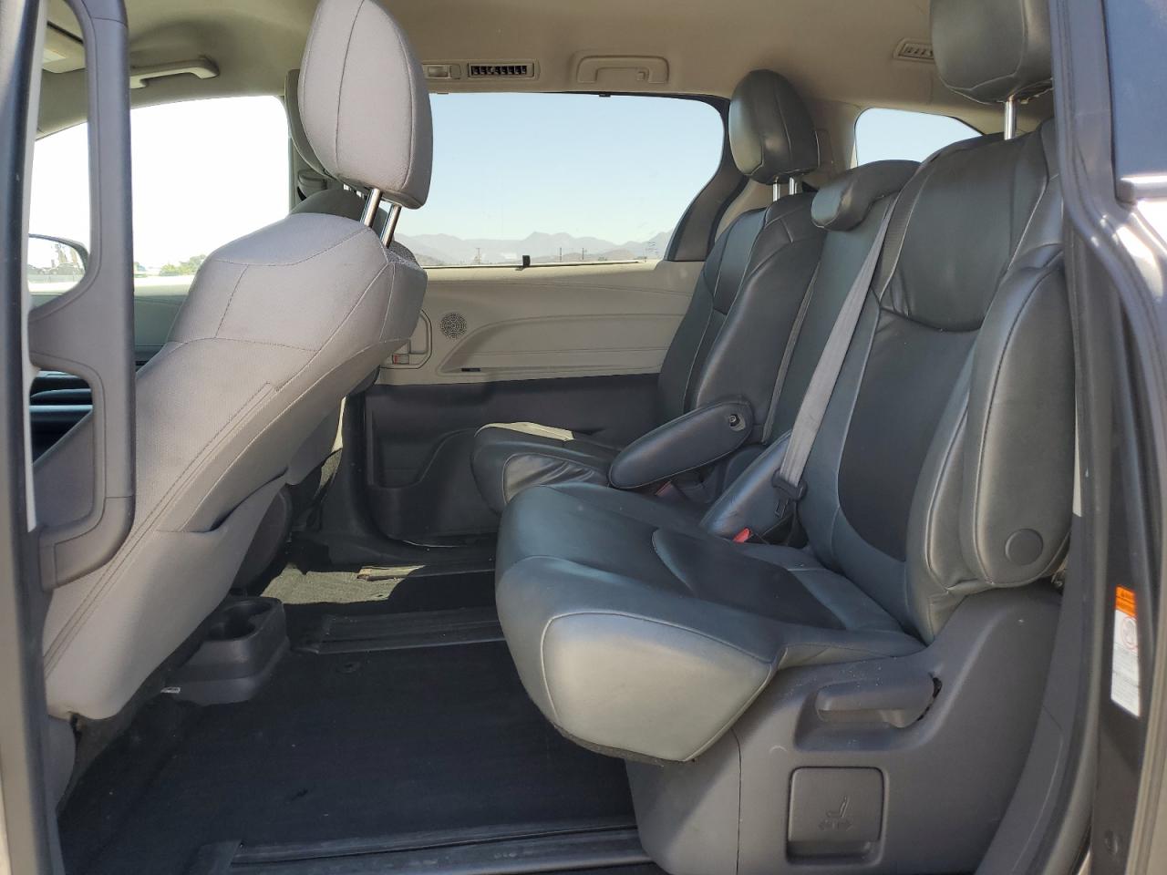 2021 Toyota Sienna Le VIN: 5TDKRKEC3MS007041 Lot: 66132635