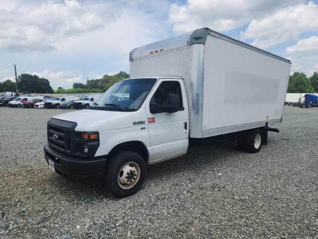 2015 Ford Econoline E350 Super Duty Cutaway Van