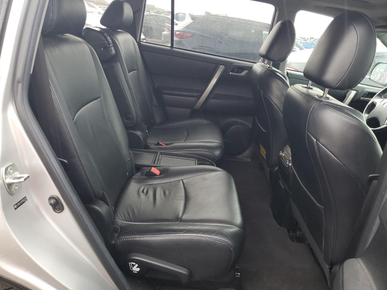 2011 Toyota Highlander Base VIN: 5TDBK3EH3BS061233 Lot: 63924565