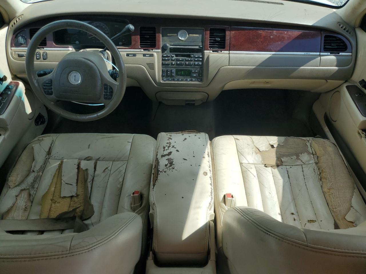 2004 Lincoln Town Car Executive VIN: 1LNHM81W04Y660213 Lot: 63283005