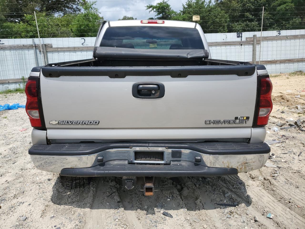 2004 Chevrolet Silverado K1500 VIN: 2GCEK13T941352726 Lot: 64382665
