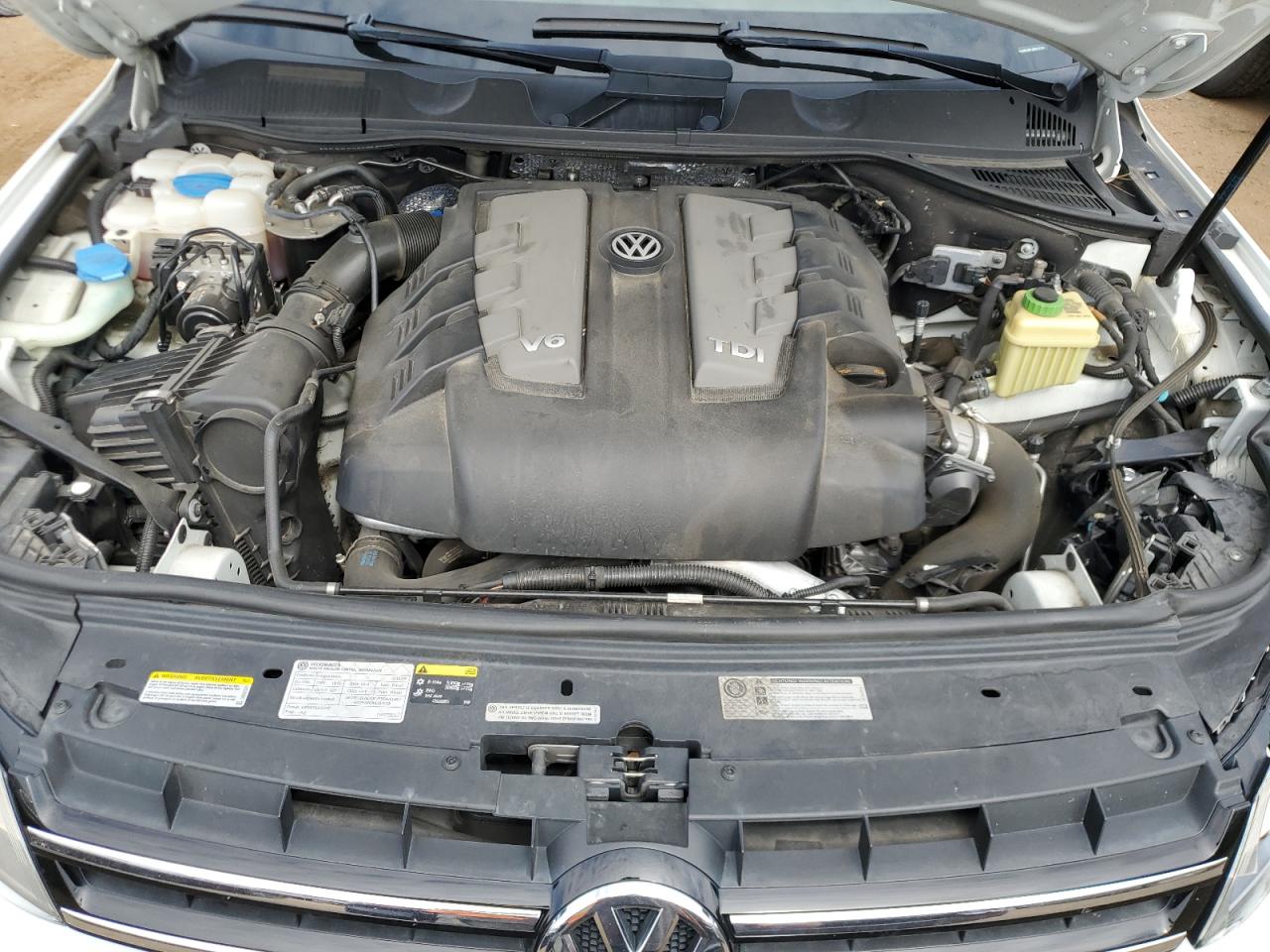 2013 Volkswagen Touareg V6 Tdi VIN: WVGEP9BP1DD012104 Lot: 64219645