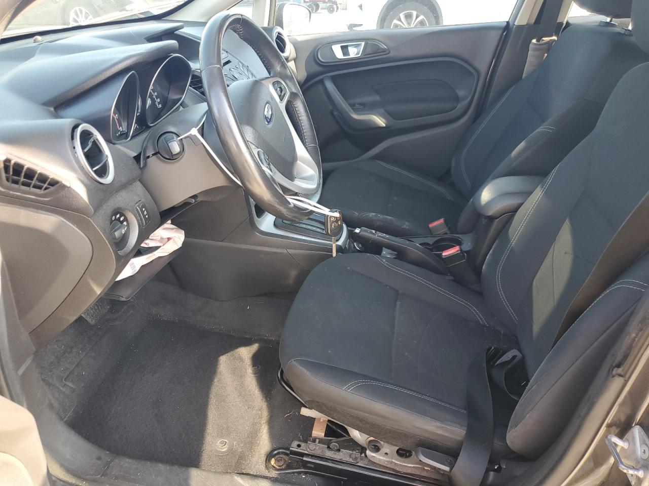 3FADP4EJ6FM190890 2015 Ford Fiesta Se