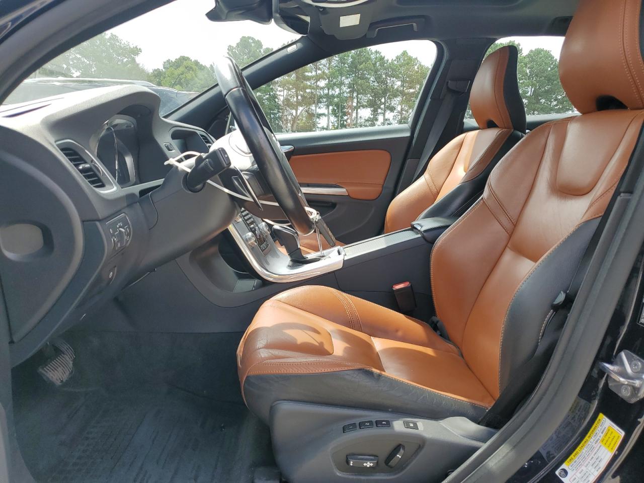 yv140mek8h1360233 YV140MEK8H1360233 2017 Volvo V60 T5 Premier