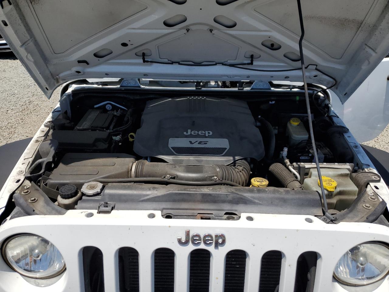 2014 Jeep Wrangler Unlimited Sport VIN: 1C4BJWDG0EL243541 Lot: 64254125