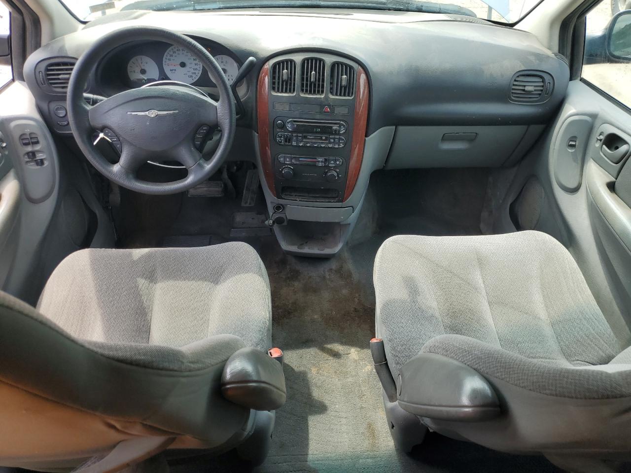 2005 Chrysler Town & Country VIN: 1C4GP45RX5B295113 Lot: 64382925