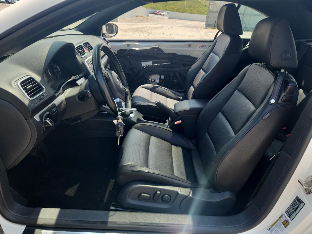 wvwbw7ah8cv015003 WVWBW7AH8CV015003 2012 Volkswagen Eos Komfort