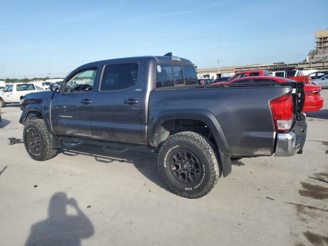 Pickups TOYOTA TACOMA 2017 Szary