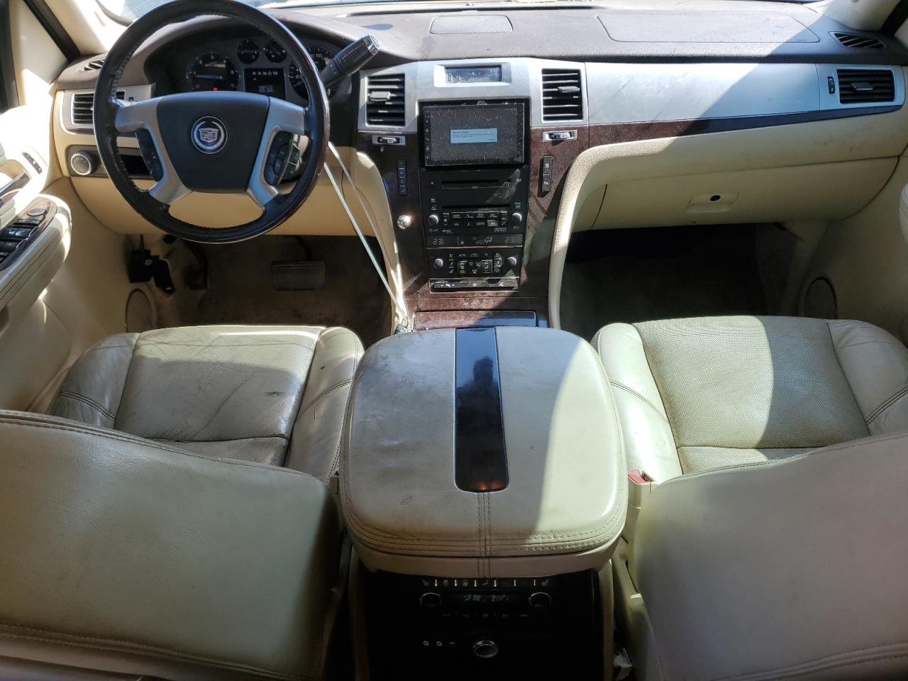 2008 Cadillac Escalade Luxury VIN: 1GYFK63828R170855 Lot: 64285525
