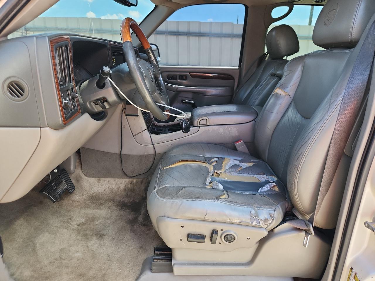 2004 Cadillac Escalade Luxury VIN: 1GYEK63N74R228938 Lot: 63845725