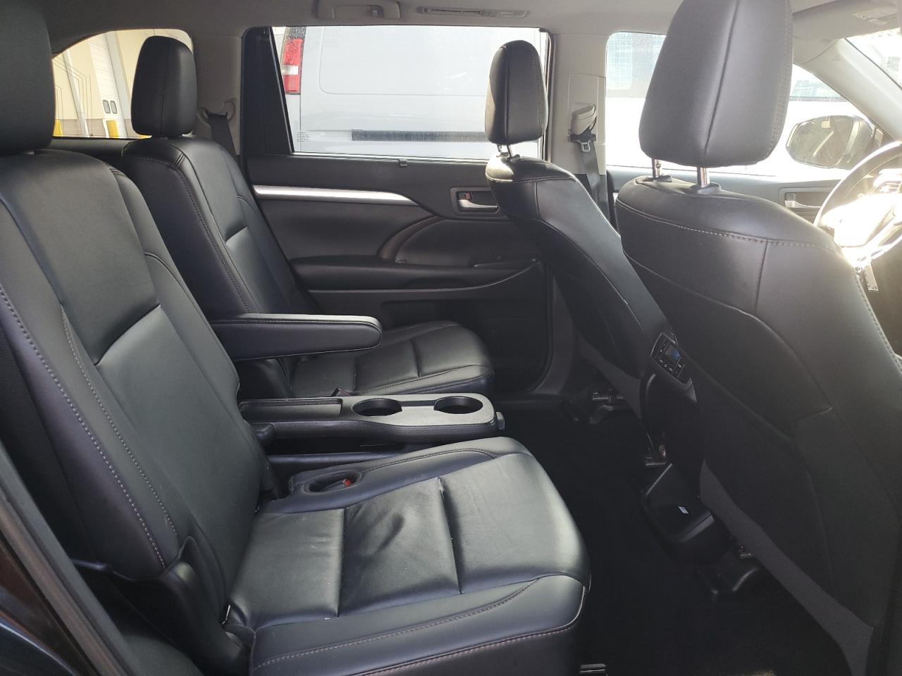 2019 Toyota Highlander Se VIN: 5TDJZRFH7KS729169 Lot: 63264555