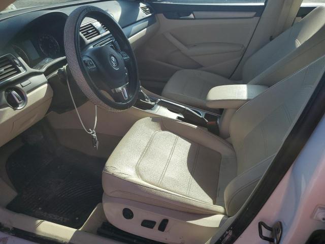 Седаны VOLKSWAGEN PASSAT 2014 Белы