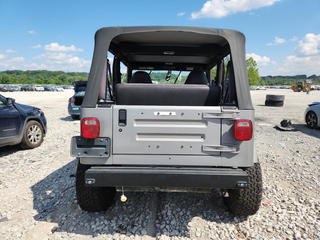 2000 Jeep Wrangler / Tj Sport VIN: 1J4FA49S7YP744548 Lot: 63233265