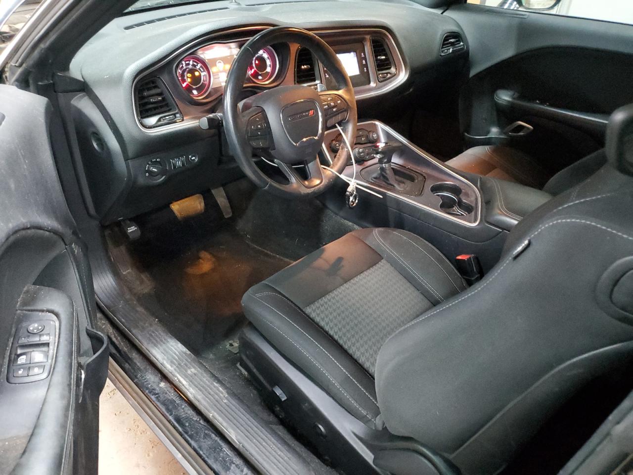 2015 Dodge Challenger Sxt VIN: 2C3CDZAG0FH895676 Lot: 64441365