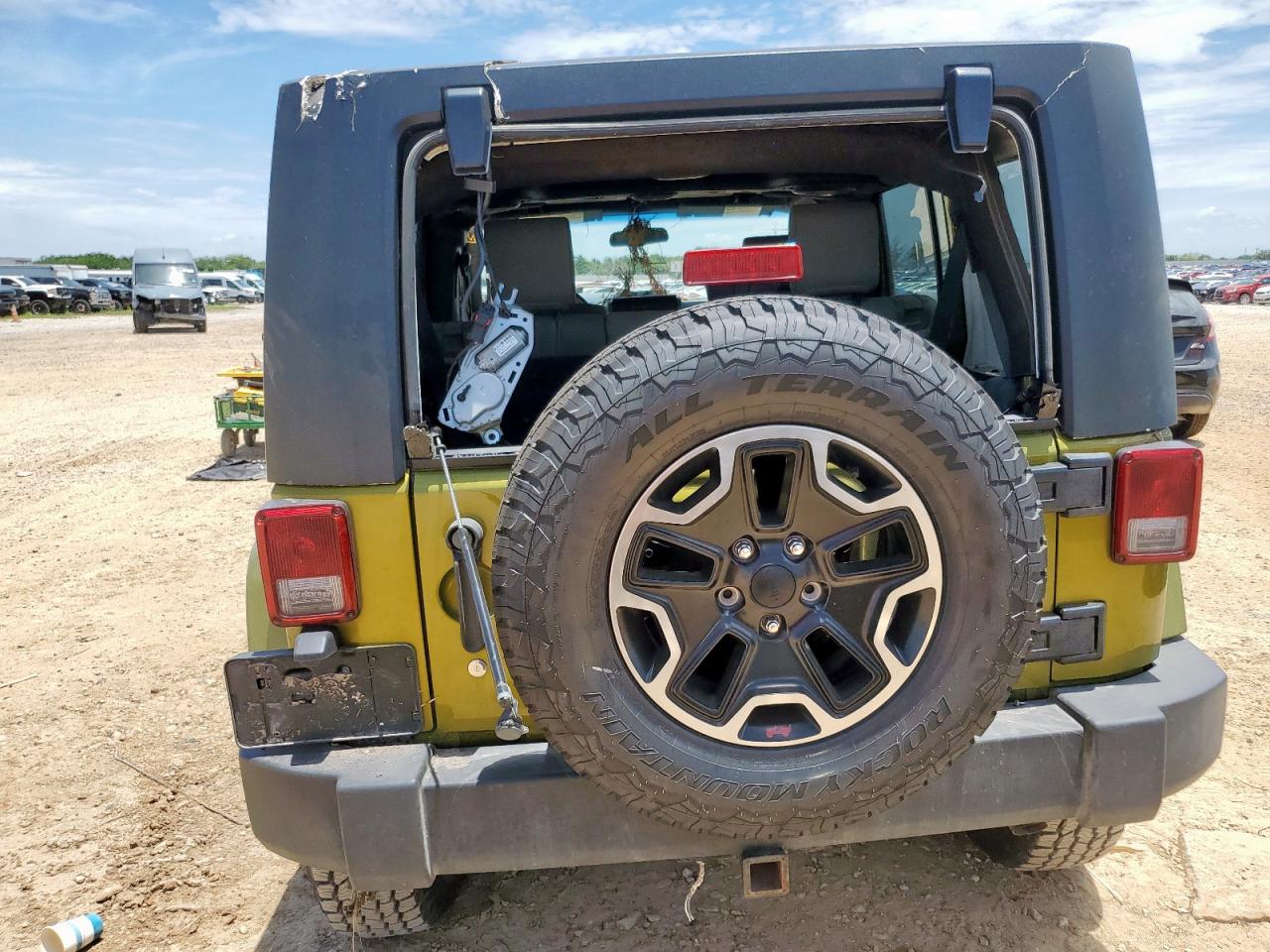 2007 Jeep Wrangler Sahara VIN: 1J4GA59137L137750 Lot: 64988295