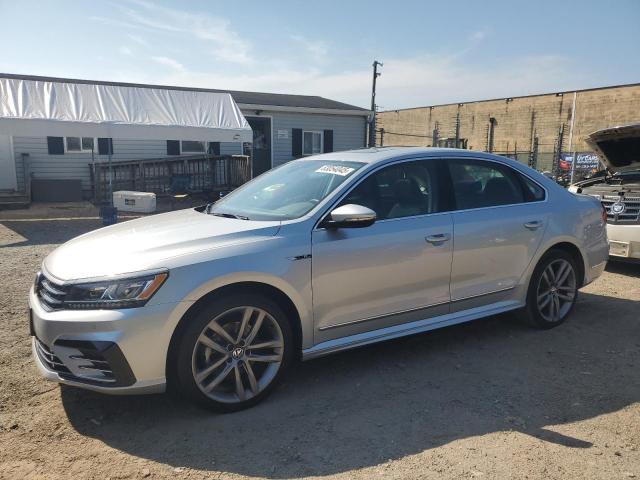  VOLKSWAGEN PASSAT 2019 Srebrny