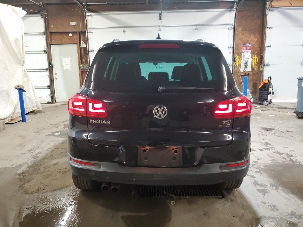 2017 Volkswagen Tiguan S VIN: WVGBV7AX3HK009785 Lot: 64690845