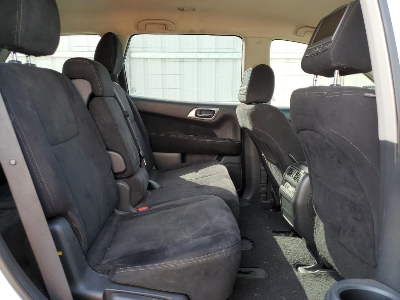 2015 Nissan Pathfinder S VIN: 5N1AR2MM8FC638891 Lot: 62397705