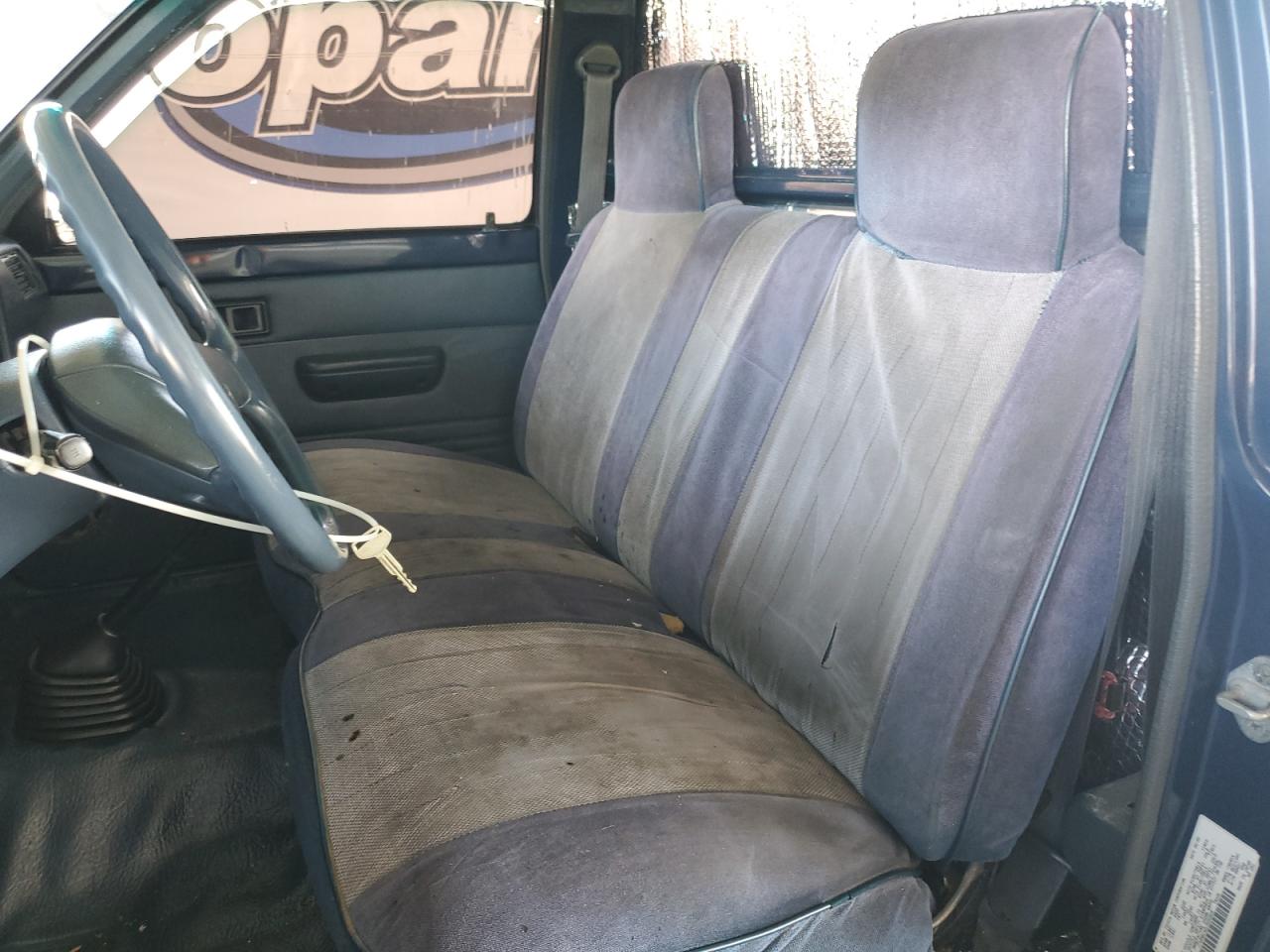 1990 Toyota Pickup 1/2 Ton Short Wheelbase VIN: JT4RN81A2L0052829 Lot: 64253875