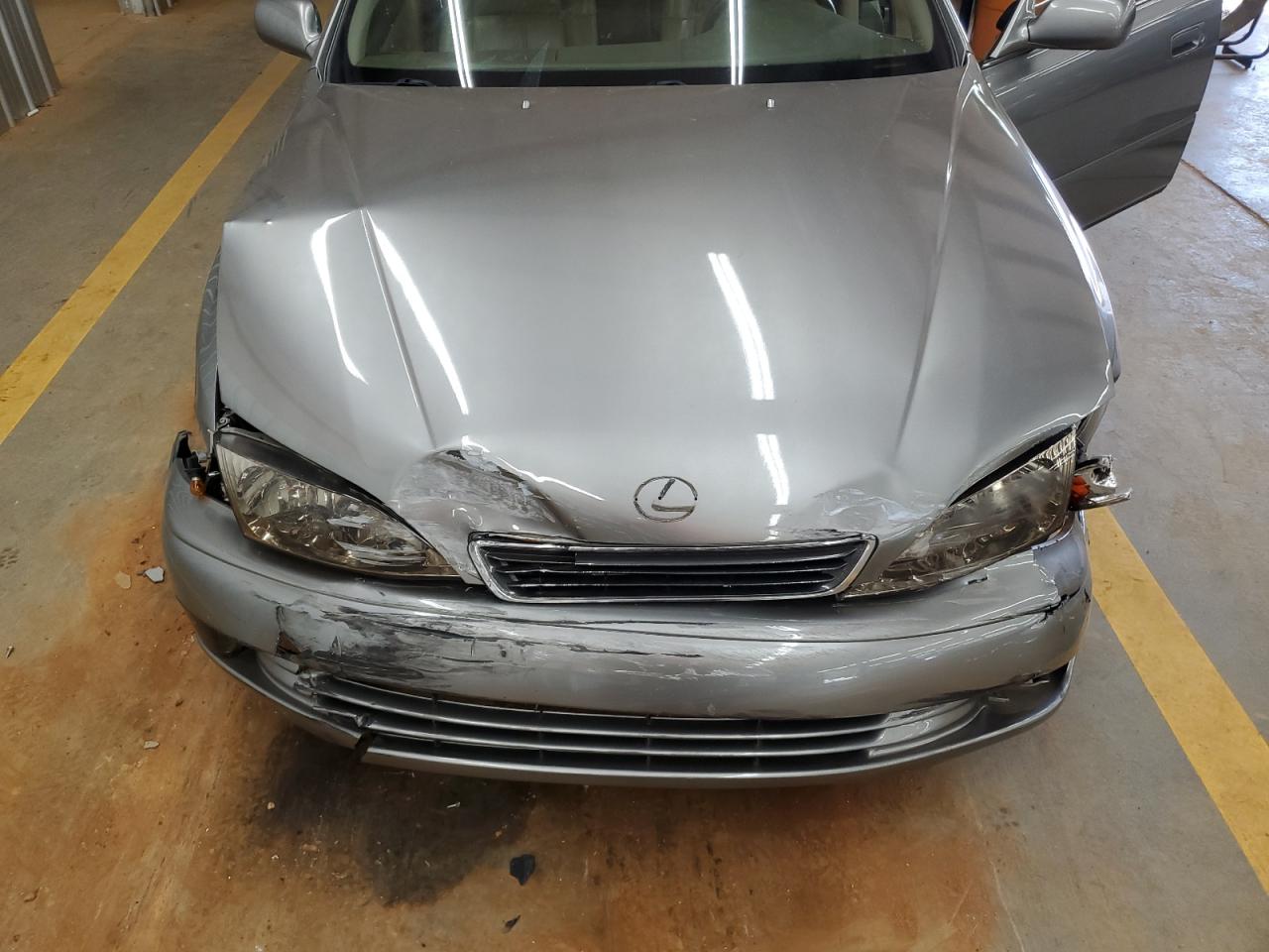1998 Lexus Es 300 VIN: JT8BF28G7W5025640 Lot: 63181435