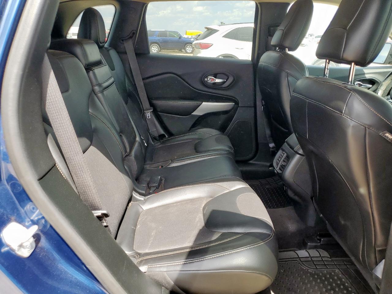 2018 Jeep Cherokee Latitude Plus VIN: 1C4PJLLX6JD539285 Lot: 65409345