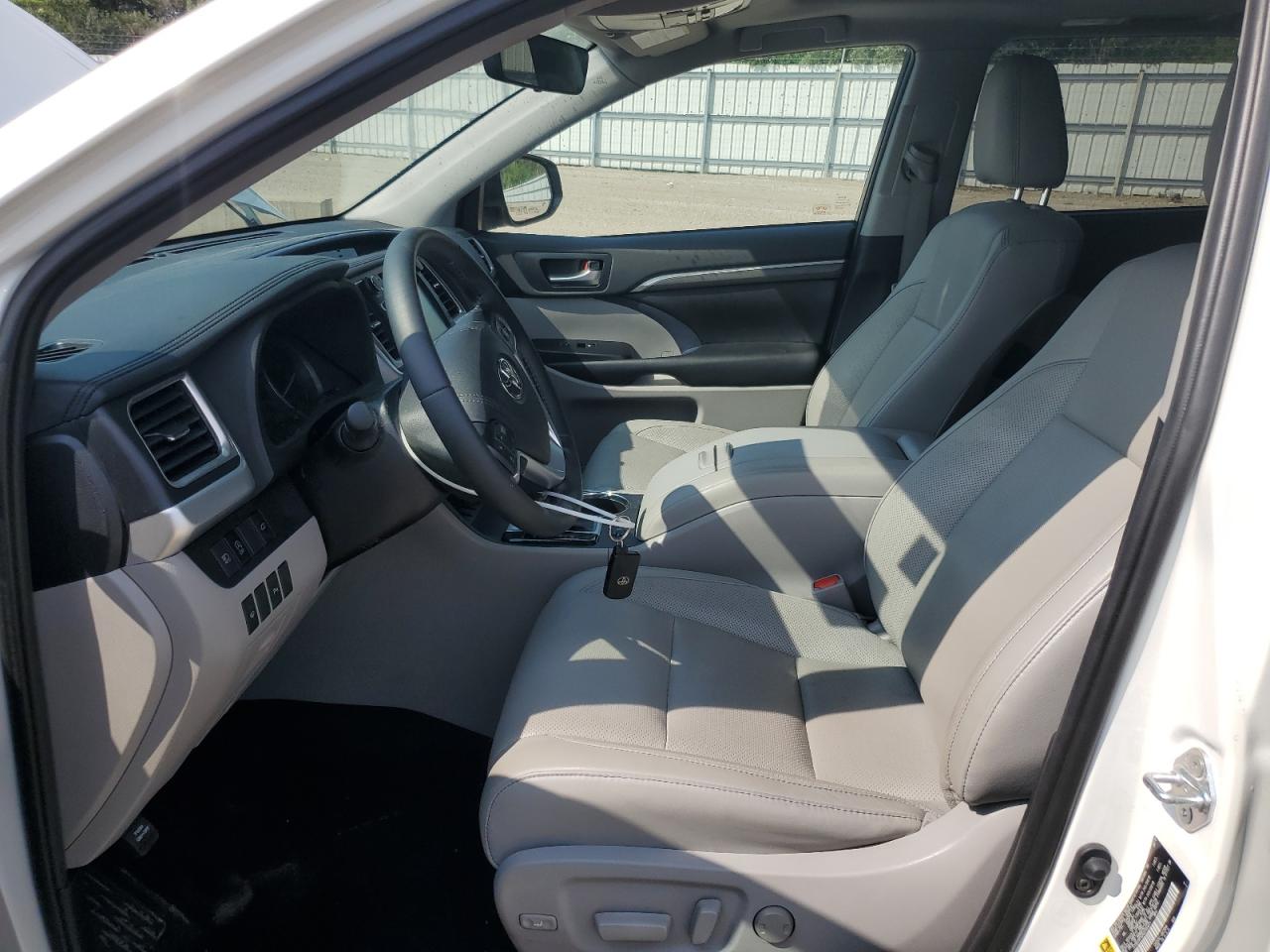 2019 Toyota Highlander Limited VIN: 5TDDZRFH7KS705421 Lot: 63743515