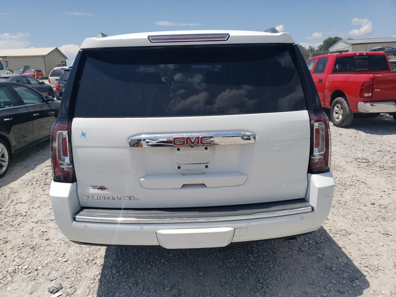 2016 GMC Yukon Xl Denali VIN: 1GKS2HKJ5GR142166 Lot: 63999775