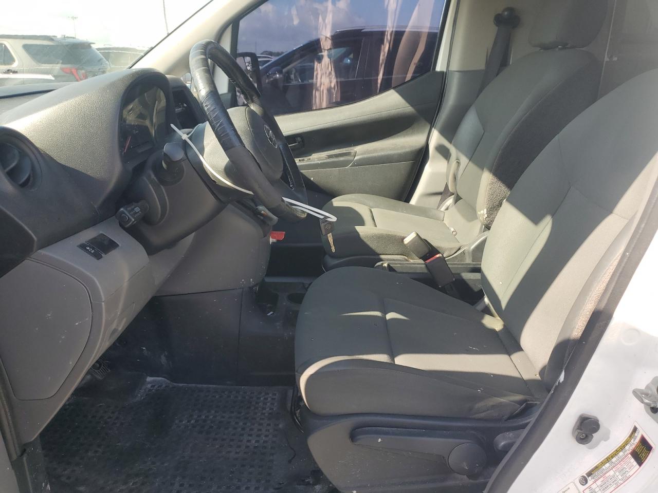 2015 Nissan Nv200 2.5S VIN: 3N6CM0KN2FK706931 Lot: 63102025