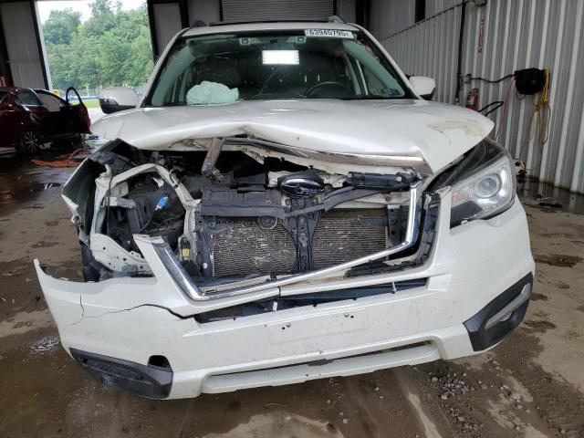  SUBARU FORESTER 2017 Biały