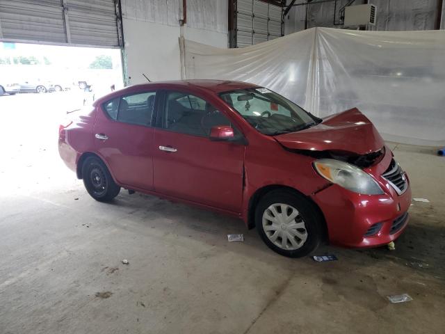  NISSAN VERSA 2014 Czerwony