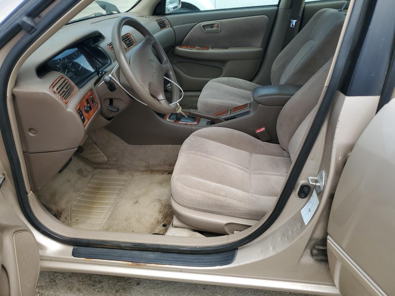 1999 Toyota Camry Le VIN: 4T1BF22K3XU080281 Lot: 63824555