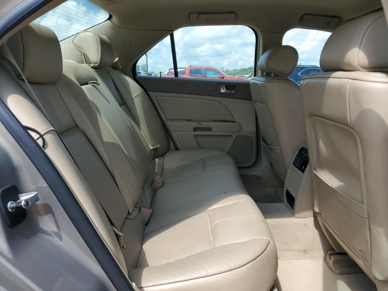2008 Cadillac Sts VIN: 1G6DD67V480135670 Lot: 64975785