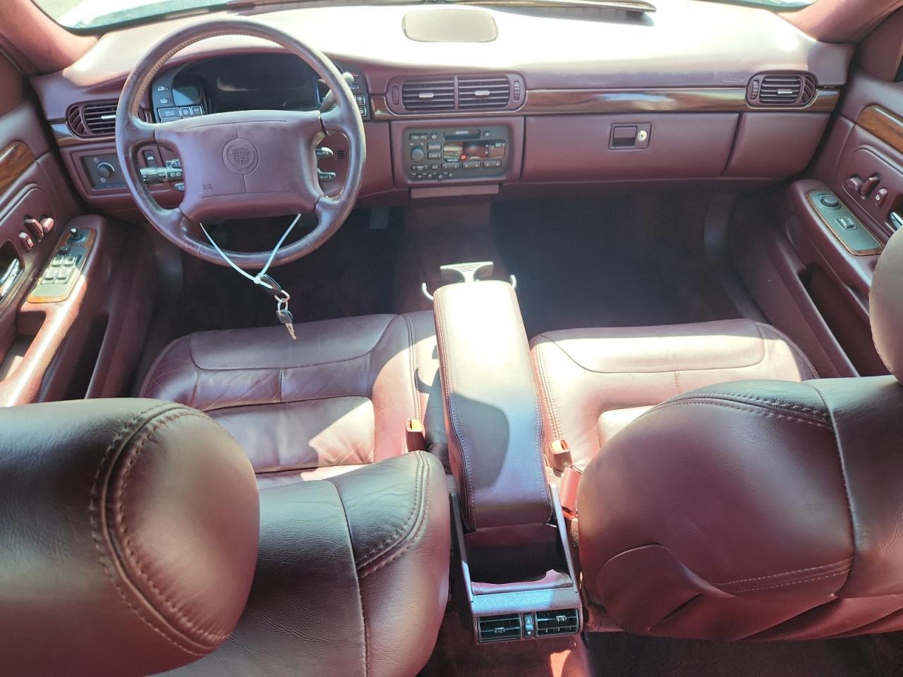 1998 Cadillac Deville VIN: 1G6KD54Y6WU724502 Lot: 62839215