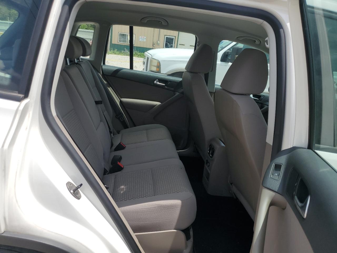 2011 Volkswagen Tiguan S VIN: WVGAV7AX4BW521163 Lot: 65358015