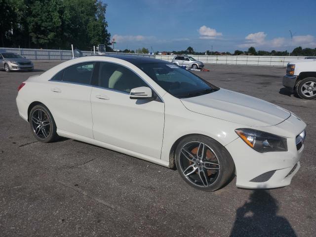 Sedans MERCEDES-BENZ CLA-CLASS 2016 Biały