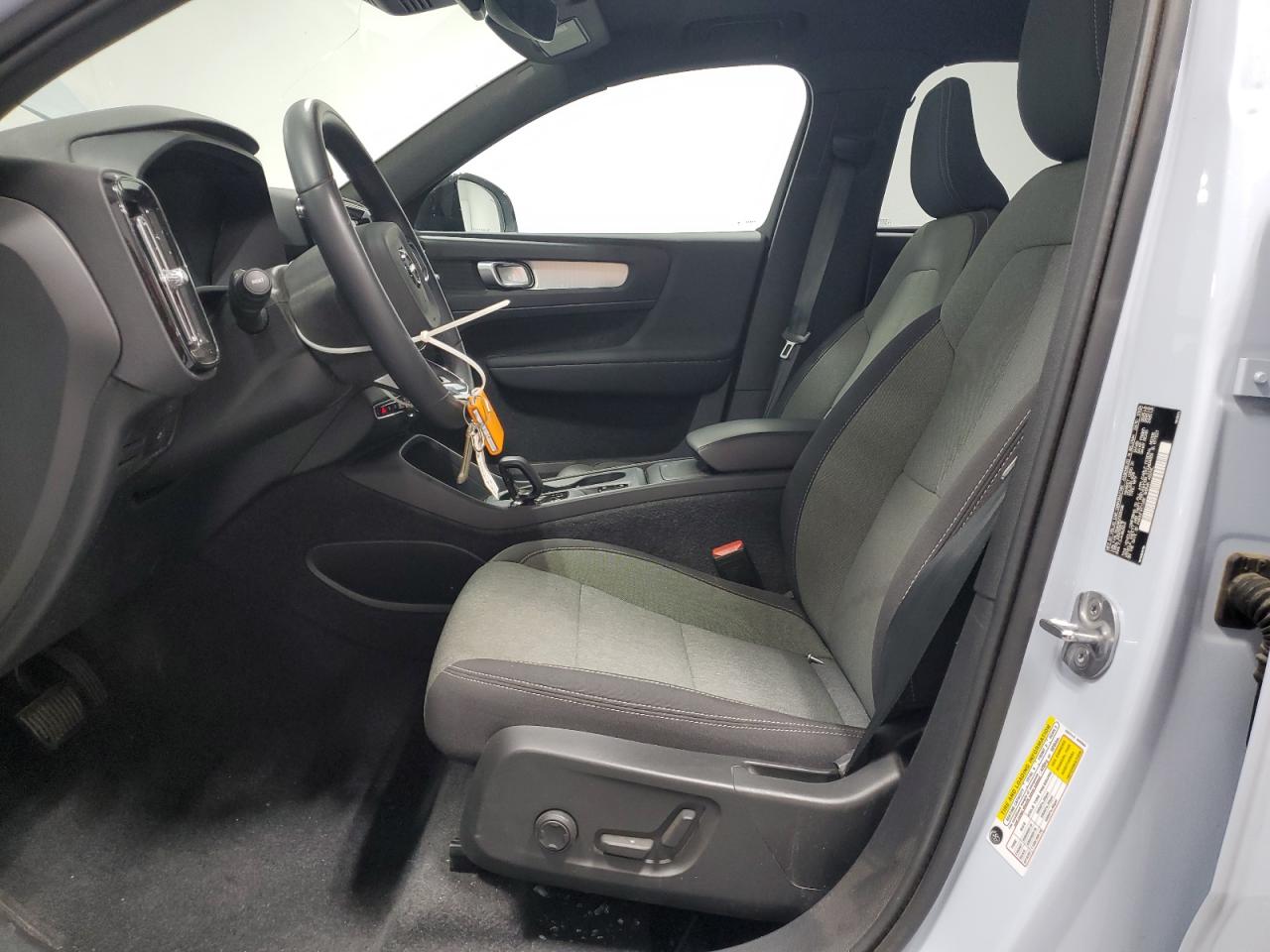 2024 Volvo Xc40 Core VIN: YV4L12UK6R2333108 Lot: 64469795