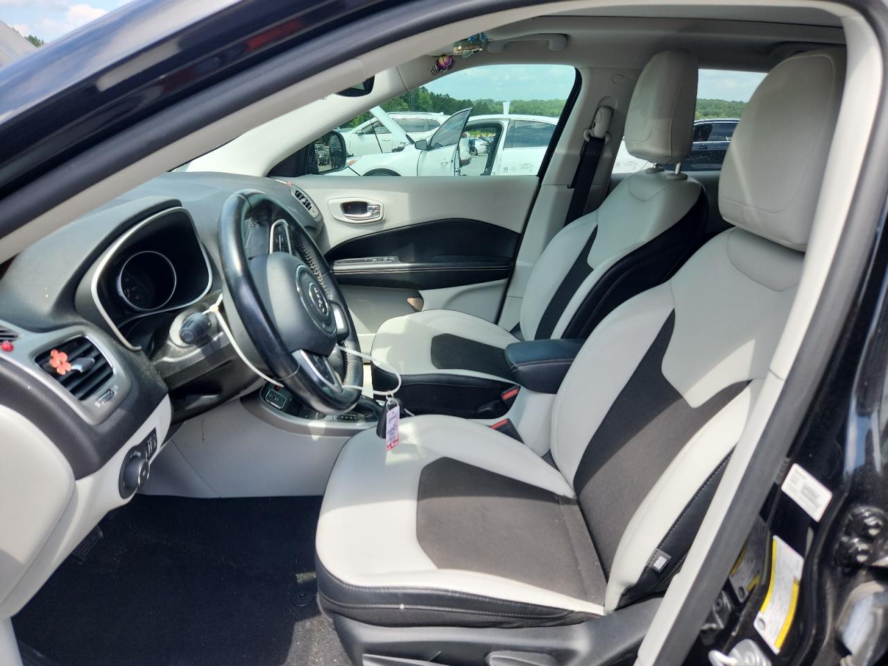 2019 Jeep Compass Latitude VIN: 3C4NJCBB9KT832509 Lot: 65044655