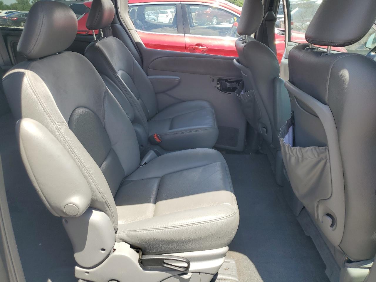 2004 Dodge Grand Caravan Sxt VIN: 2D4GP44L55R222863 Lot: 65056975