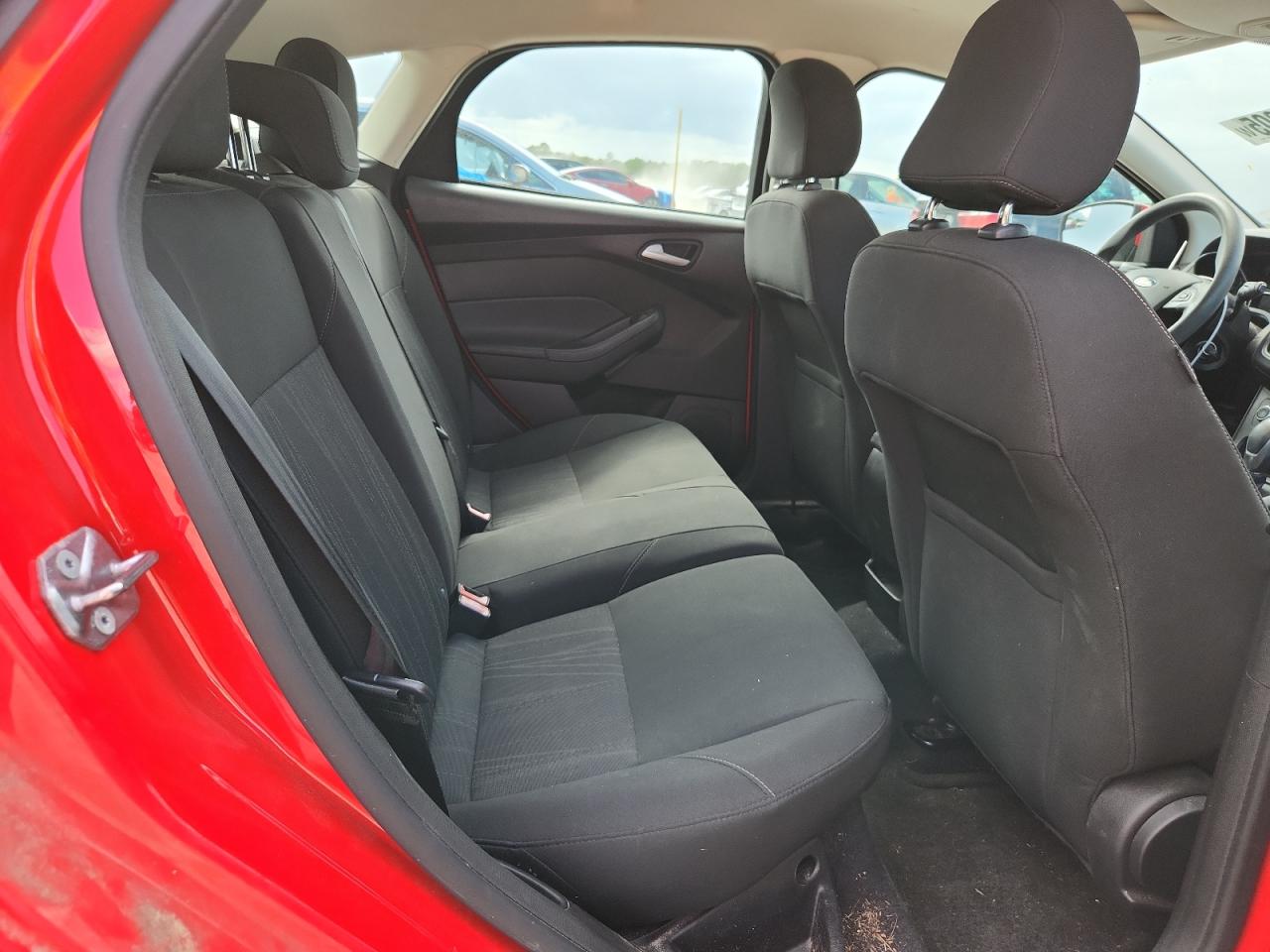 2015 Ford Focus Se VIN: 1FADP3K25FL296577 Lot: 63337905