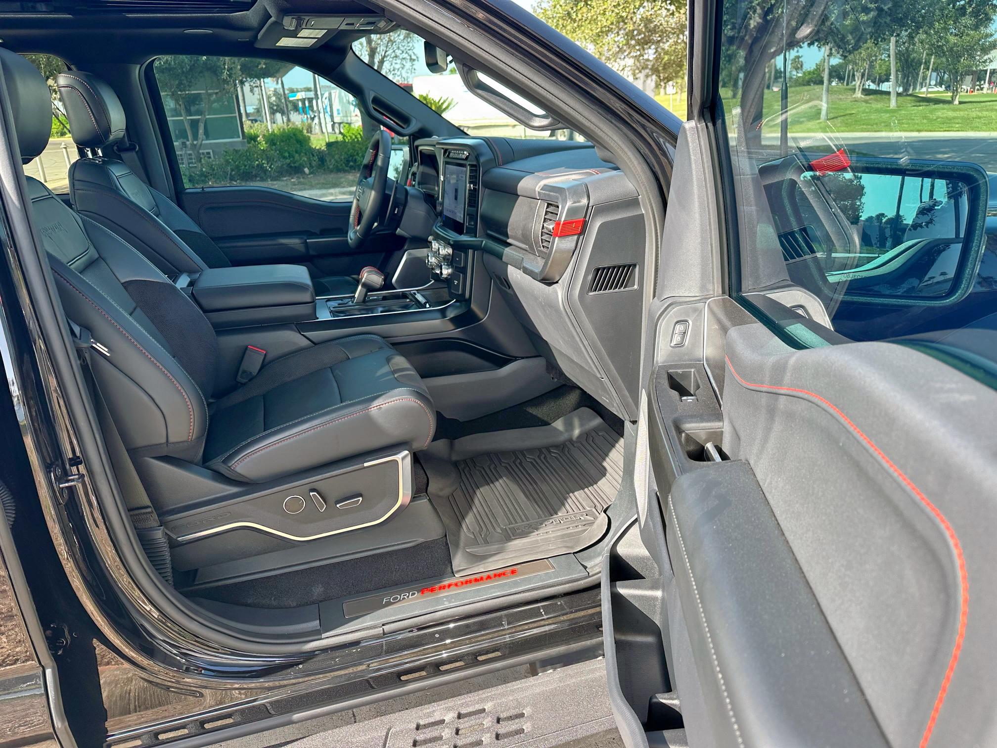  FORD F150 2024 Черный
