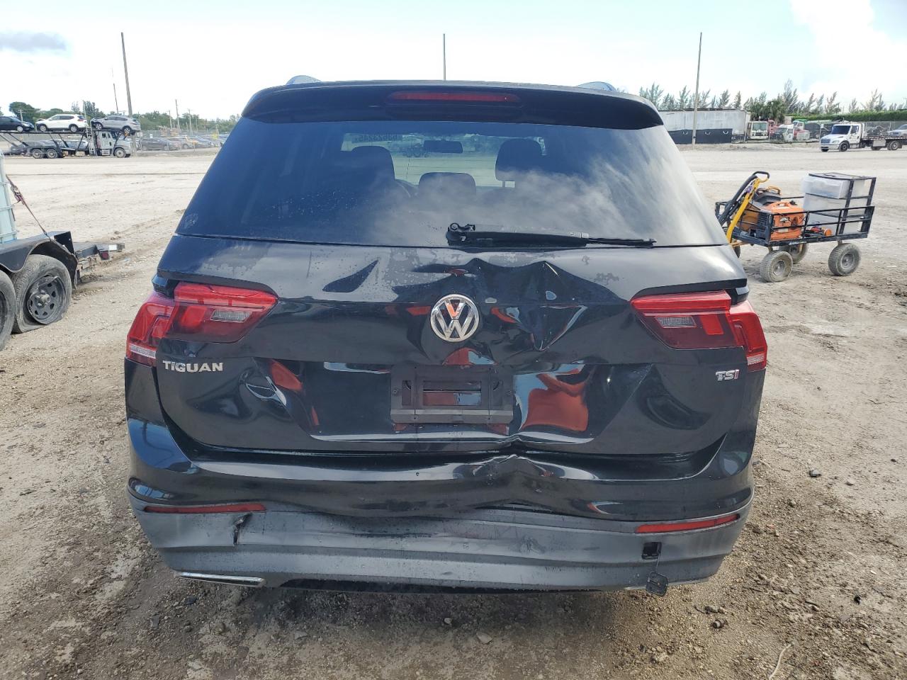 2018 Volkswagen Tiguan S VIN: 3VV1B7AX7JM056603 Lot: 63623245