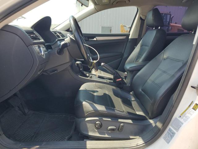  VOLKSWAGEN PASSAT 2015 Biały