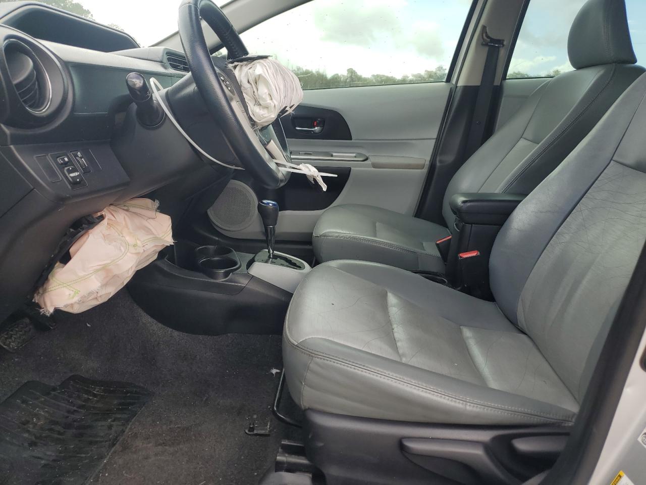 2013 Toyota Prius C VIN: JTDKDTB35D1053587 Lot: 64676415