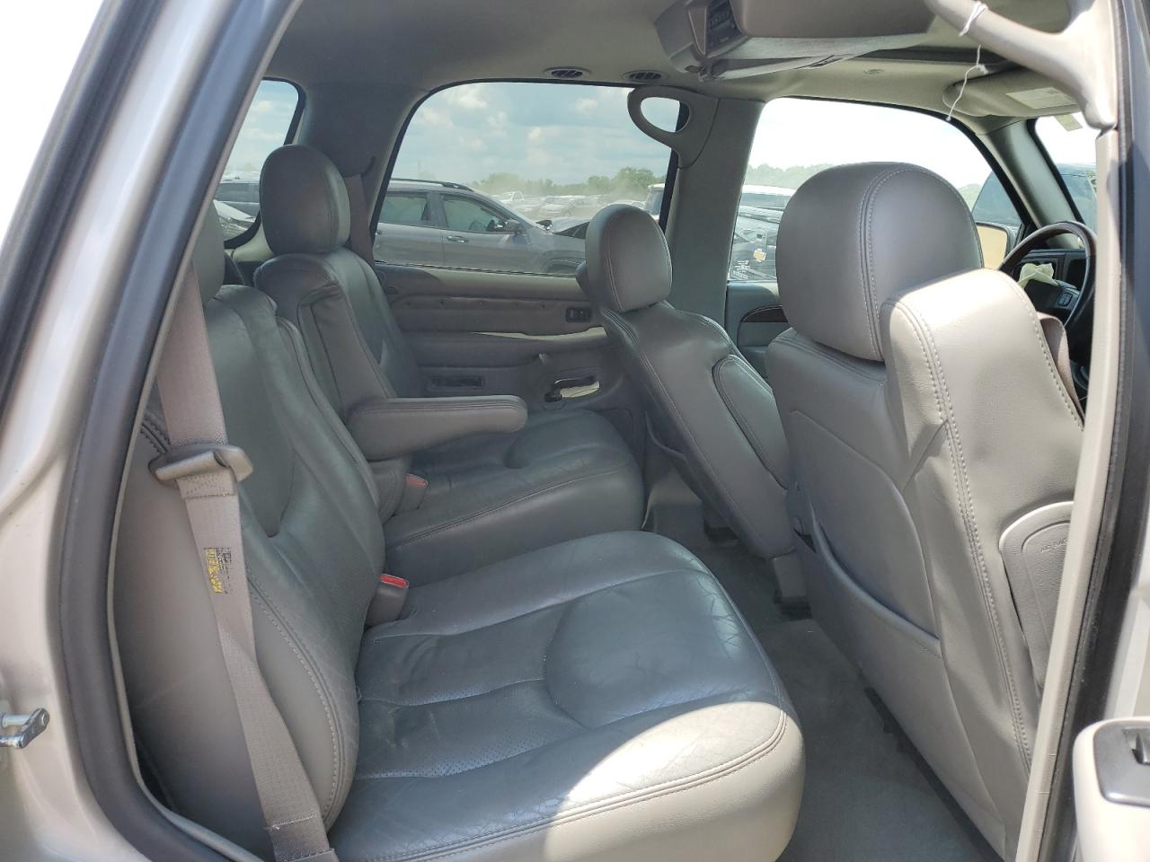 2004 Cadillac Escalade Luxury VIN: 1GYEK63N44R269575 Lot: 65069255