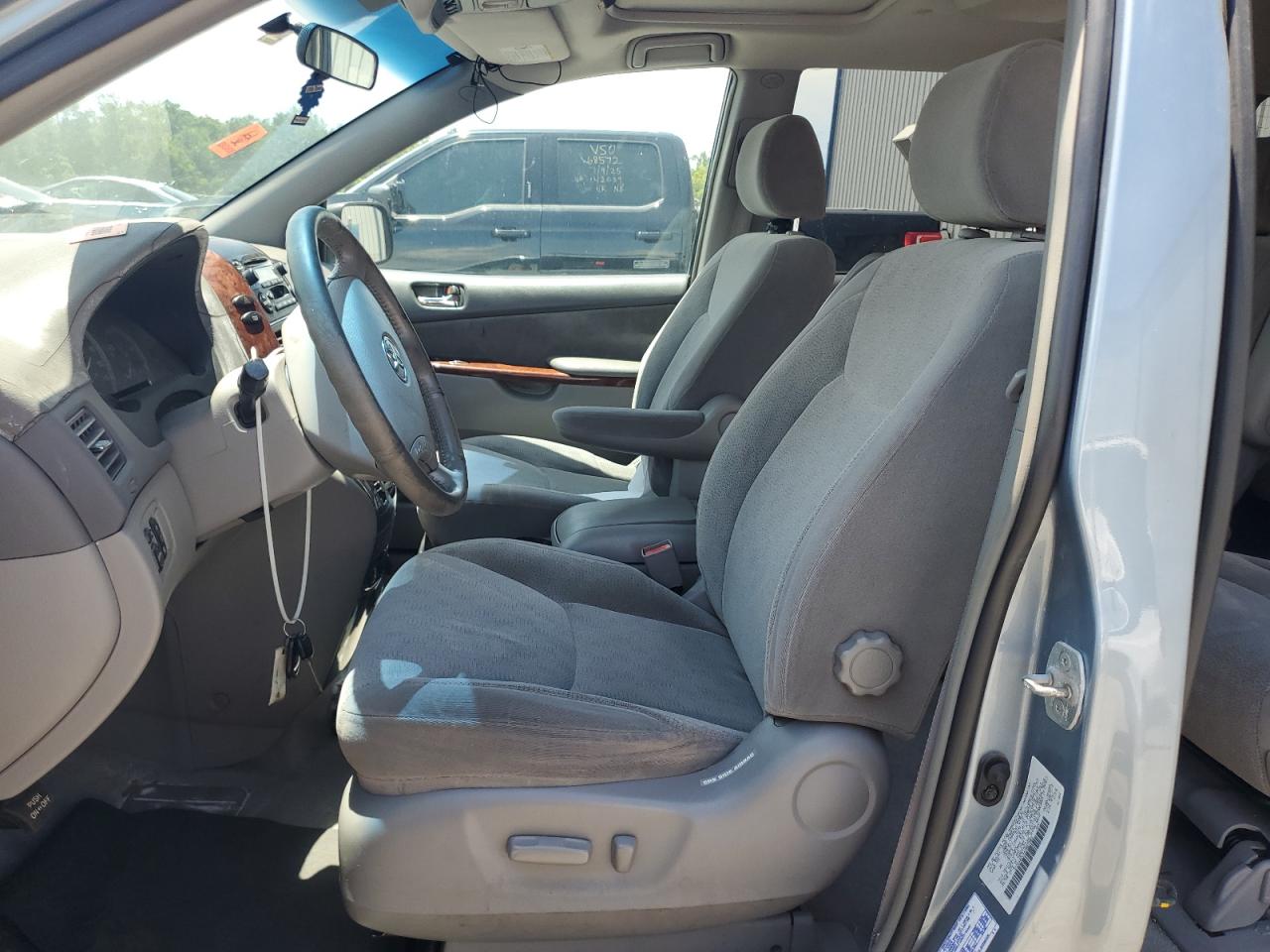 2004 Toyota Sienna Xle VIN: 5TDZA22CX4S067909 Lot: 64614855