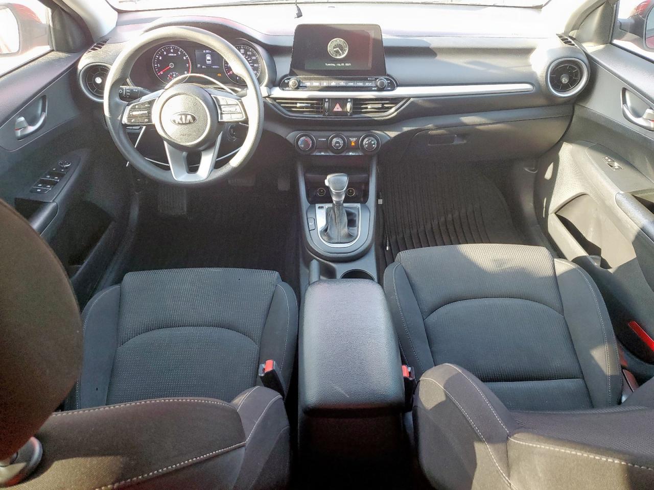 3KPF24AD2ME325601 2021 Kia Forte Fe