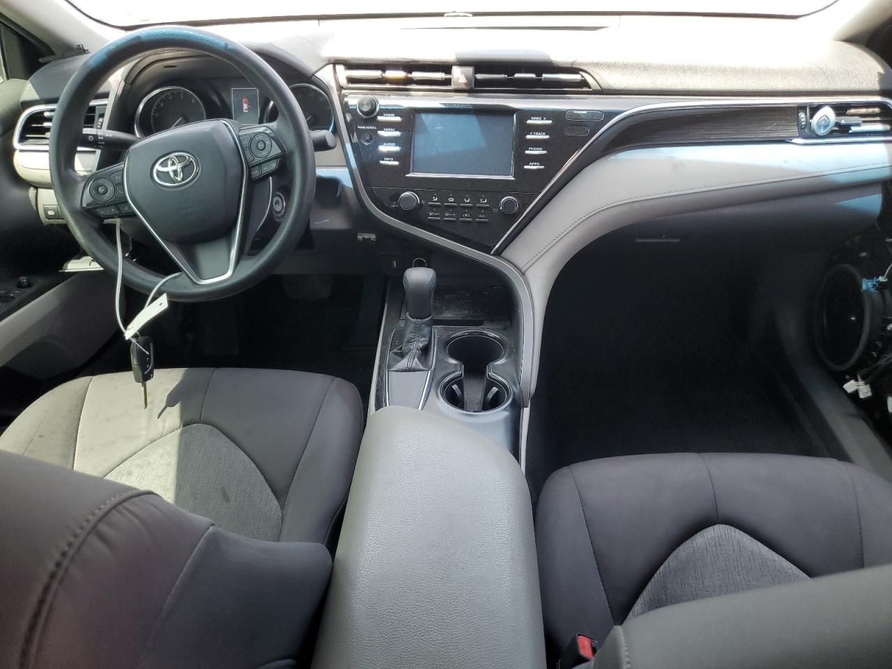 4T1B11HK6JU561388 2018 Toyota Camry L